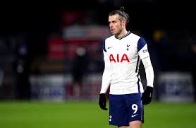 Bale stairtit his profeesional career at southampton, playin at left back an earnin acclaim as a free kick specialist. What Is Going On With Gareth Bale At Tottenham The42
