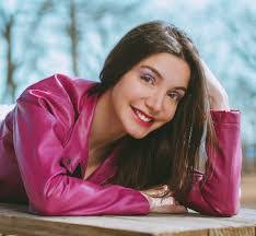 Andrea Johanna's Instagram, Twitter & Facebook