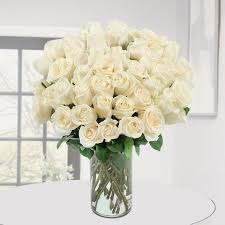 Sending fresh flower bouquets made up of exotic and exquisite flowers. Online Flower Delivery In Pune 349 Send Flowers To Pune Bloomsvilla
