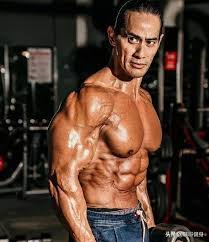Barbells, dumbbells, sets, reps, and supersets, how to warm up, the importance of exhaling. Interview Indonesian Bodybuilding Godfather Ade Rai Writing 35 Years Of Fitness Legend Daydaynews
