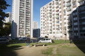It is located 7.2 km (4.5 mi) from the center of paris. Le Nouveau Quartier Youri Gagarine Se Transforme Est Ensemble