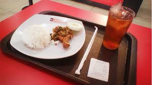Resep sambal geprek yang kita buat kali ini sangat cocok untuk ayam geprek. Mencoba Mencicipi Ayam Geprek Rocket Chicken Karanganyar Pontren Com