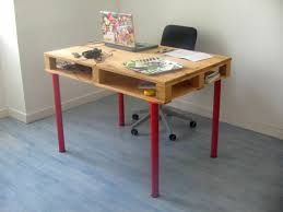 Weitere ideen zu europalette schreibtisch, europalette, palette. 21 Diy Schreibtische Aus Europaletten Geld Sparen Selber Einrichten