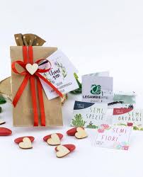 Ebomboniere è lo shop per acquistare bomboniere originali online di tutti i prezzi; Bomboniera Bustina Con Semi Misti Da Piantare Legambiente E Doppio Fiocco Rosso Bomboniere Matrimonio Fai Da Te Uncinetto Menta Piperita Bomboniera
