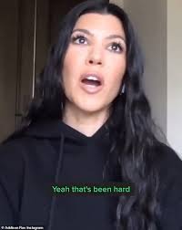 Boasting over 80 million followers on. Kourtney Kardashian Wird Im Teaser Fur Den Podcast Von Tik Tok Kumpel Addison Rae Offen Aktuelle Boulevard Nachrichten Und Fotogalerien Zu Stars Sternchen