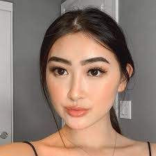 Vanessa Gandy's Instagram, Twitter & Facebook