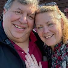 Has anyone eloped in Vegas for a small ceremony?