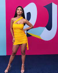 Maria elena davila arrives at the 2014 billboard latin music awards, from miami, florida at the bankunited center, university. Maria Elena Davila Is A Venezuelan Actress And Singer She Is The Daughter Of Venezuelan Actress Chiquinquira Delgado And The A Actresses Short Dresses Actors