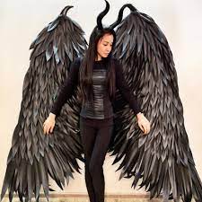 These incredible wings by maleficent cosplayer drizzy designs took 150 hours to make. Pin On Costume Wings Maleficent With Horns