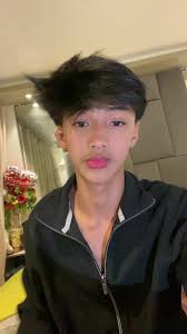 Pinipilit Ngumiti Kahit Bad Mood