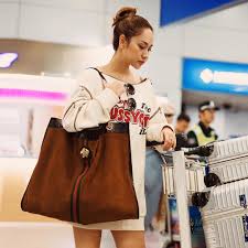 Bahkan di sela acara, bcl tertangkap kamera menangis setelah mendengar lagu single terbaru dari judika. Bunga Citra Lestari On Instagram Safely Arrived In Shanghai For Gucci Bungacitralestari Bclstyle Gucciss19 Selebritas