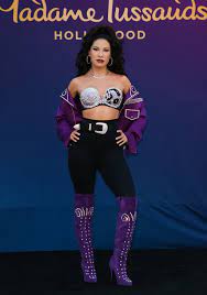 Please read and follow the rules before posting, please. What Is Selena Quintanilla S Wax Figure Wearing Popsugar Latina