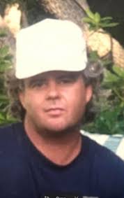 Robert Chris's Instagram, Twitter & Facebook