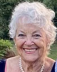 Sylvia Mota's Instagram, Twitter & Facebook