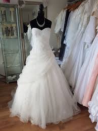 Gratis versand gratis retoure second hand mode online kaufen. Prinzessinen Brautkleid Tomy Mariage Spitzen Und Strasselemente Gr 42 649 Brautmode Braut Brautkleid