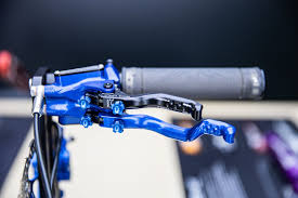 Eurobike 2019 Hope Bremsscheiben Xc Vorbau Und Ein Hand Bremse In 2020 Bremsscheiben Vorbau Scheibe