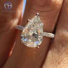 Holy Dream Ring I Don T Even Want To Know What This Would Cost But It S S Pear Shaped Diamond Engagement Rings Engagement Ring Shapes Diamond Engagement Rings