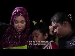 In an interview with kosmo, she explained to the daily on allowing her underage daughter to drive, she said, she doesn't have a license and i only allowed her to drive within the house compound. Video Datuk Seri Vida Rumah