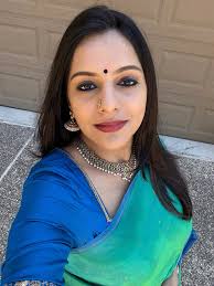 Beating an offbeat Saturday evening with an offbeat Thodi 🙃 Song:  "Karthikeya Gangeya" Composer: Papanasam Sivan #sriranjanisanthanagopalan  #insta #instareel #instagood #instadaily #reels #music #carnatic  #carnaticmusic #indianmusic #womenartists ...