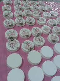 Assalamualaikumalhamdulillah🦋maaf agak lambat kak sha share cara hias balang botol plastik kerana sebok uruskan anak2.botol plastik ni sangat murah dan me. Idea Dekorasi Balang Kuih Untuk Hari Raya