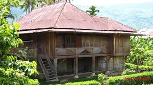 Rumah adat nuwo balak aslinya merupakan rumah tinggal bagi para kepala adat (penyimbang adat), yang dalam bahasa lampung juga disebut balai keratun. 3 Rumah Adat Lampung Nama Gambar Penjelasan
