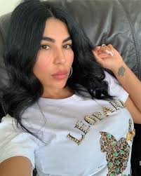Afghan singer aryana sayeed fled her country on a plane. Aryana Sayeed Shares A Look Of Her Off Makeup With Her Fans Afghan Singer Famouswoman Aryana Sayeed Afghan Girl Famous Women Singer