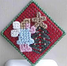 Plastic canvas is a fun and easy craft used for making many different projects. 12 Free Plastic Canvas Christmas Ornament Patterns Favecrafts Com