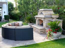 Gartenkamin Oder Offene Feuerstelle 30 Ideen Wie Sie Stilvolle Gemutlichkeit Im Garten Schaffen Garten Landschaftsbau Landschaftsbau Garten