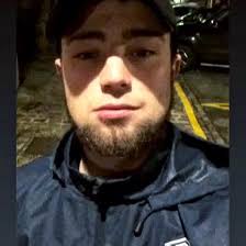 Vloggerul și Tik-Toker-ul Dima White care filma fete în ipostaze cu tentă  sexuală contra bani, a fost reținut de poliție pentru 20 de zile. Se  întâmplă inclusiv după ce mama unei minore