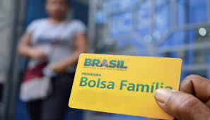 O bolsa família é um programa de transferência de renda do governo federal para a população carente, criado em 2003. Bolsa Familia 2021 Primeiro Pagamento Do Ano Comeca Dia 18 Noticias Concursos