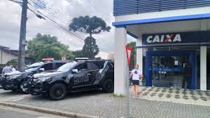 Devido ao cenário de pandemia no país, o feirão da casa própria caixa 2020 deverá ocorrer pela internet. Gerente Da Caixa Economica E Assassinada Na Saida De Banco No Capao Raso Banda B