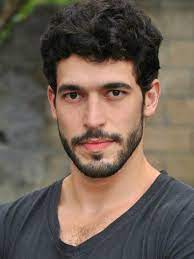 Pedro da silva moutinho (born 9 september 1979) is a portuguese retired footballer who played as a centre forward. Pedro Henrique Moutinho Adorocinema