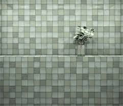 Die geschlossenen fugen verklammern die einzelnen fliesen miteinander und schaffen so einen festen, dauerhaften, hygienischen und wasserabweisenden belag. Fliesen Sind Ausgesucht Jetzt Gehts An Die Fugenfarbe Stonetec Gmbh Fliesenverlegung Handel