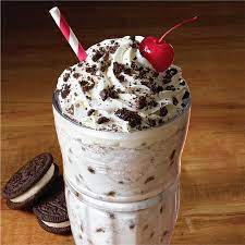 Steak N Shake Is Selling A Double Stuf Oreo Milkshake That S Basically A Giant Glass Of Oreo Filling Steak And Shake Milkshake Recipe Oreo Milkshake Recipe Oreo Milkshake