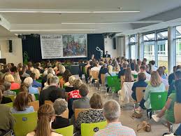 Feierliche Entlassung von 34 Abiturienten an der von-Zumbusch-Gesamtschule  in Herzebrock-Clarholz