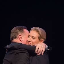Sarah bossard's place of herkunft (origin) is speculated to be in switzerland but we do not know what her frau sarah bossard's partnerin is dr alice weidel. Lesbisch Ist Okay Ist Alice Weidel Ein Kluger Schachzug Der Afd Politik