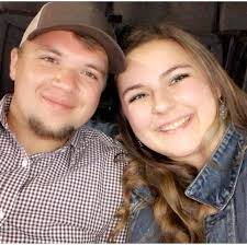 Who provides boat detailing services, including buffing and waxing, in Blue  Springs, Missouri?