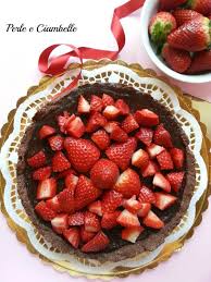 La crostata crema e fragole è uno dei miei dolci preferiti. Crostata Con Crema Al Cioccolato E Fragole