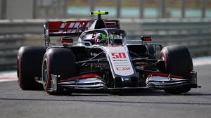 Die komplette linke seite seines autos ist hinüber. Mick Schumacher Fahrt Erstmals Fur Haas In Abu Dhabi So War Sein Formel 1 Debut