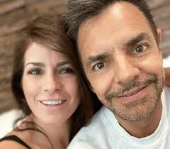 He has also studied and is trained in the arts of dance, music and singing, and still today he continues prepping. Alessandra Rosaldo Cambia De Look Y Se Quita 10 Anos De Encima En Ausencia De Eugenio Derbez