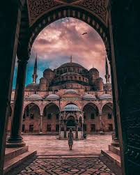 Rusia va ajuta siria să construiască o replică în miniatură a sfintei sofia care va funcţiona ca o catedrală ortodoxă, a declarat marţi un parlamentar rus. The Blue Mosque In Istanbul Is Like Falling In Love For The First Time You Can T Help But Stand And Gape At Its Beauty Pa Blaue Moschee Istanbul Moschee