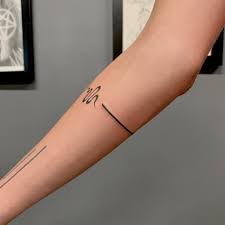 Although upper arm armbands have mainly been popular up until … 13 Secretly Gorgeous Armband Tattoo That You Ll Love