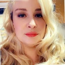 Sara Spatz's Instagram, Twitter & Facebook