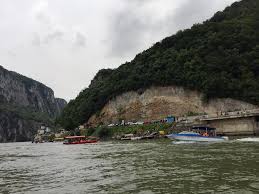 Cea mai frumoasa cascada din tara. CroazierÄ Pe DunÄre Orsova Cu Salupa Sau Vaporul