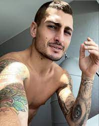 His current girlfriend or wife, his salary and his tattoos. Fit Males On Twitter Marco Verratti Hotfootballers Shirtless Psg Psg Inside Italian Italy