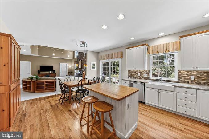 Part 2! The Status Of Caitlin's Childhood Home Sale (+ More Tips On What To  Do/NOT Do When You Are An Executor) - Emily Henderson