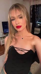 Abby Proffitt's Instagram, Twitter & Facebook