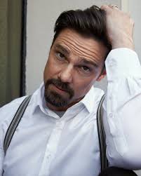 I got a taste of that big stardom and being around big stars, and I see how  hard they work, and how much they sacrifice in terms of a normal life."⁠ ⁠