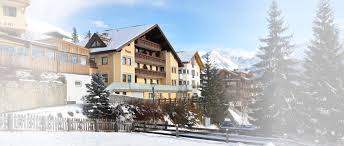 Haus winkl kornelia geiger, untergasse 1, 6534 serfaus tel. Hotel Garni Plojen Apartments Und Zimmer In Serfaus