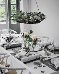 Get Inspired By These White Table Setting Ideas And Start Preparing A Really Fancy Dinner Wit Christmas Interiors Christmas Dinner Table Christmas Dining Table